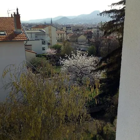 F2 Avec Vue, Proche Centre アパート